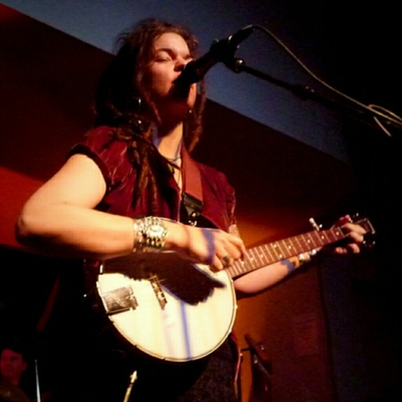 Hello - Picture 1 of 9